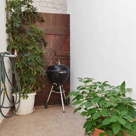 Apartment Nikolina Trogir Exterior photo