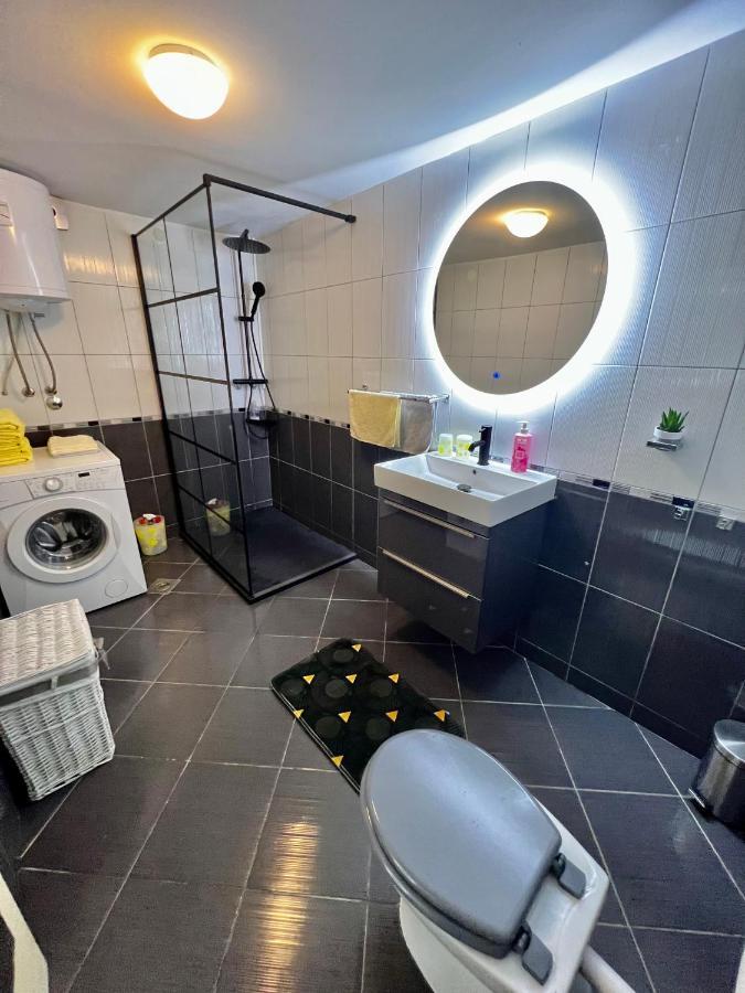 Nikolina Apartment